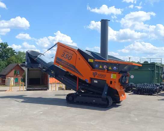 Рабочая зона двухвального шредера Impaktor 350 EVO 2 с режущими валами