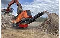 ARJES IMPAKTOR 250 EVO II с экскаватором и выгрузкой измельчённой древесины
