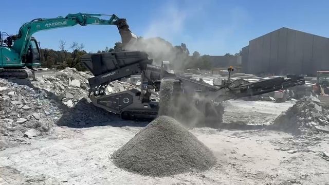 Обложка видео: Мобильный грохот Komplet Kompatto 124